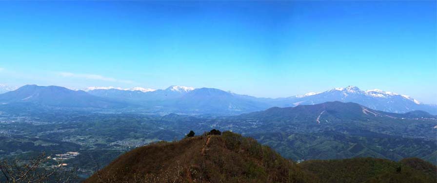 高社山より北信五岳を望む