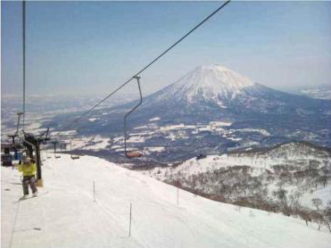 羊蹄山を望めるヒラフスキー場（倶知安町）