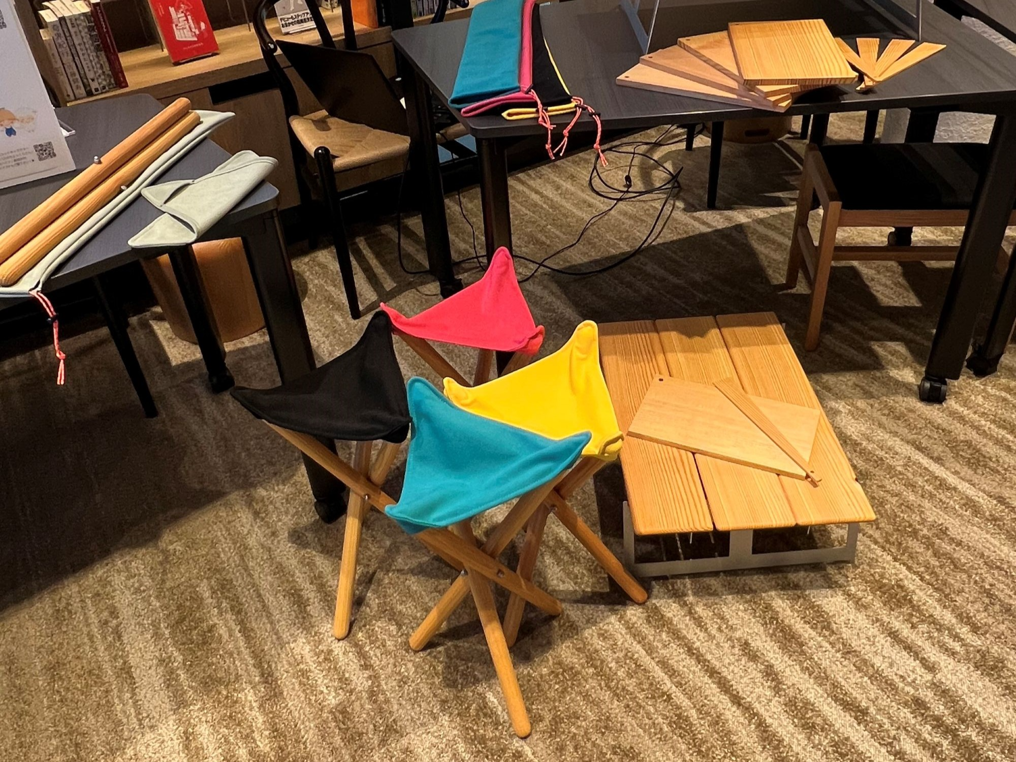 間伐材を活用したキャンピングツール