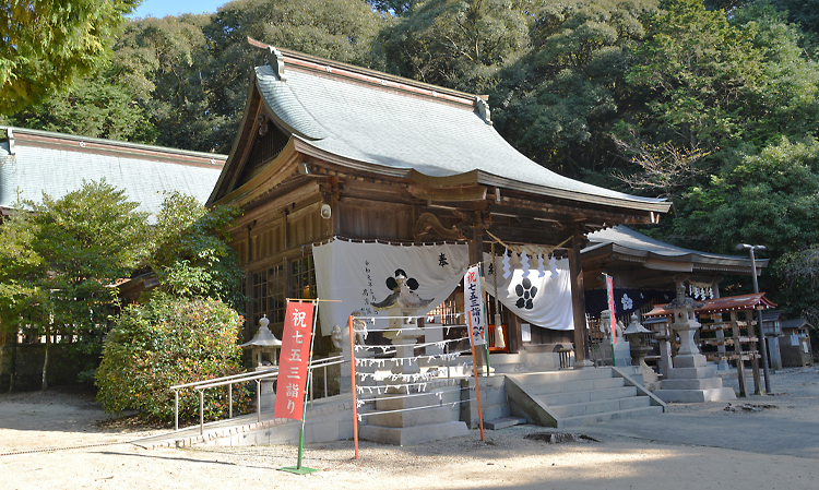 六殿神社