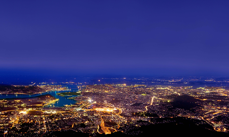 皿倉山から望む100億ドルの夜景