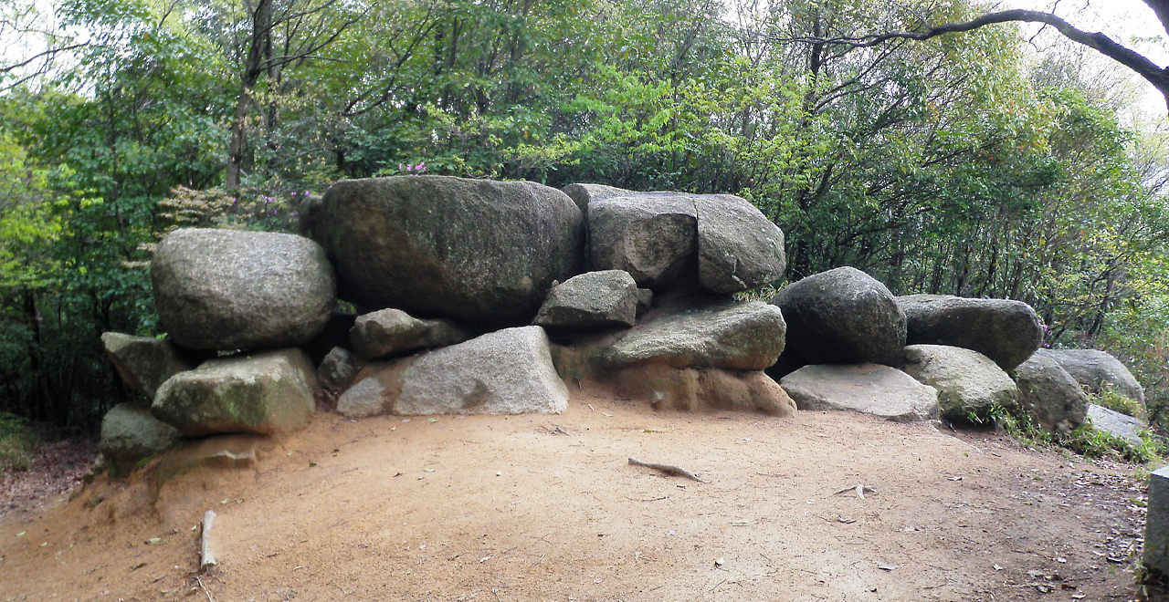 八畳岩古墳