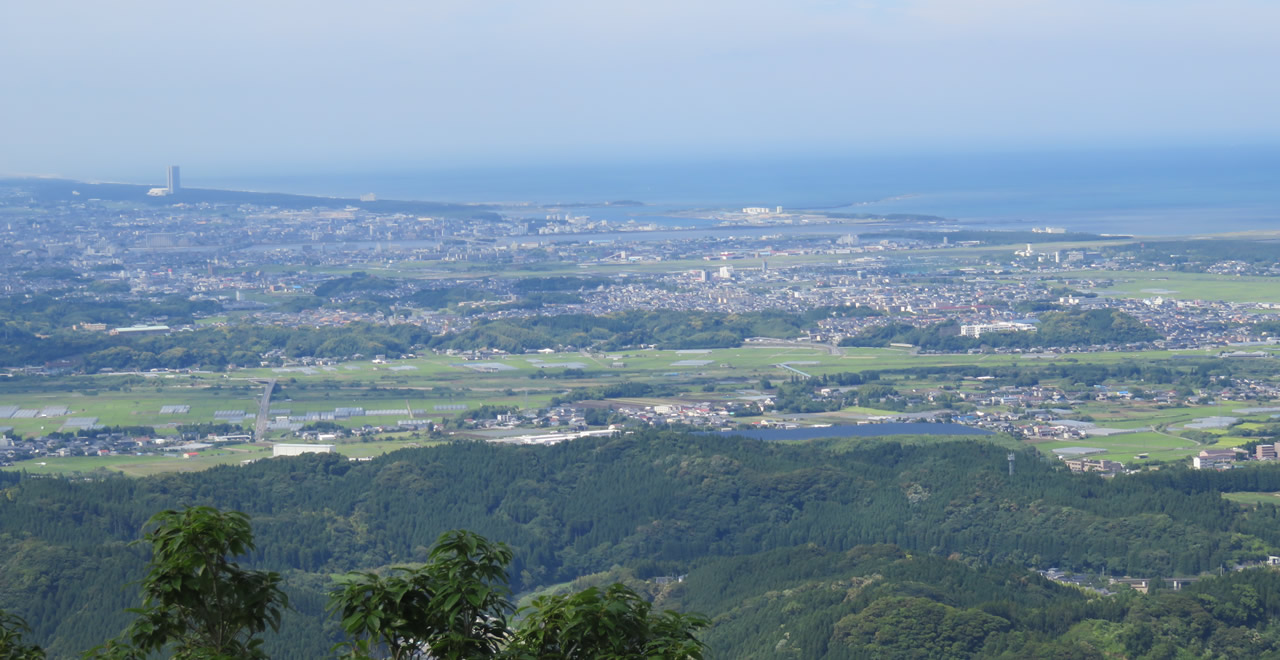 双石山第二展望台から望む宮崎市街地