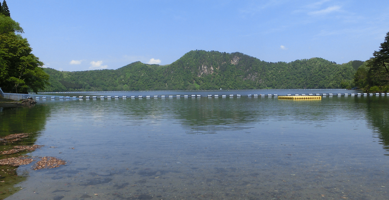 ヒメマスが棲む沼沢湖