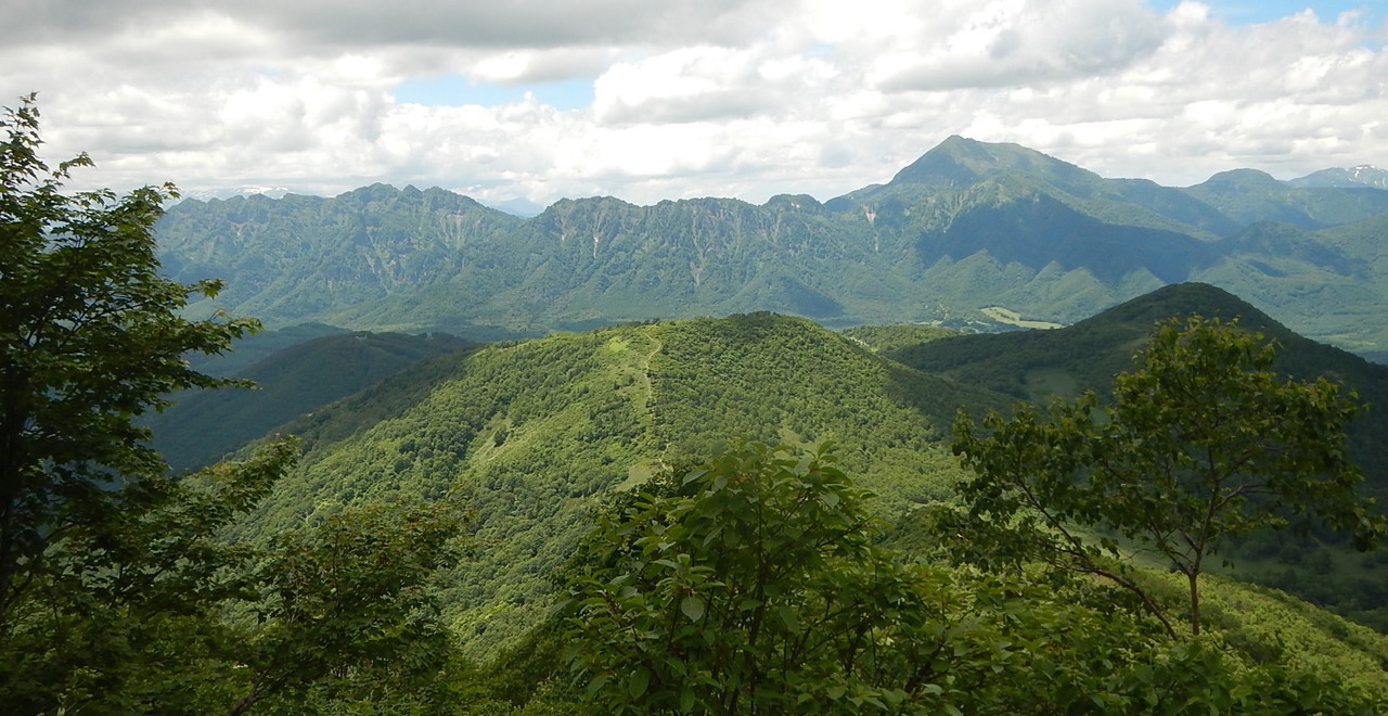 飯縄山から望む戸隠連峰