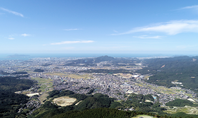 若杉山から福岡市街を望む