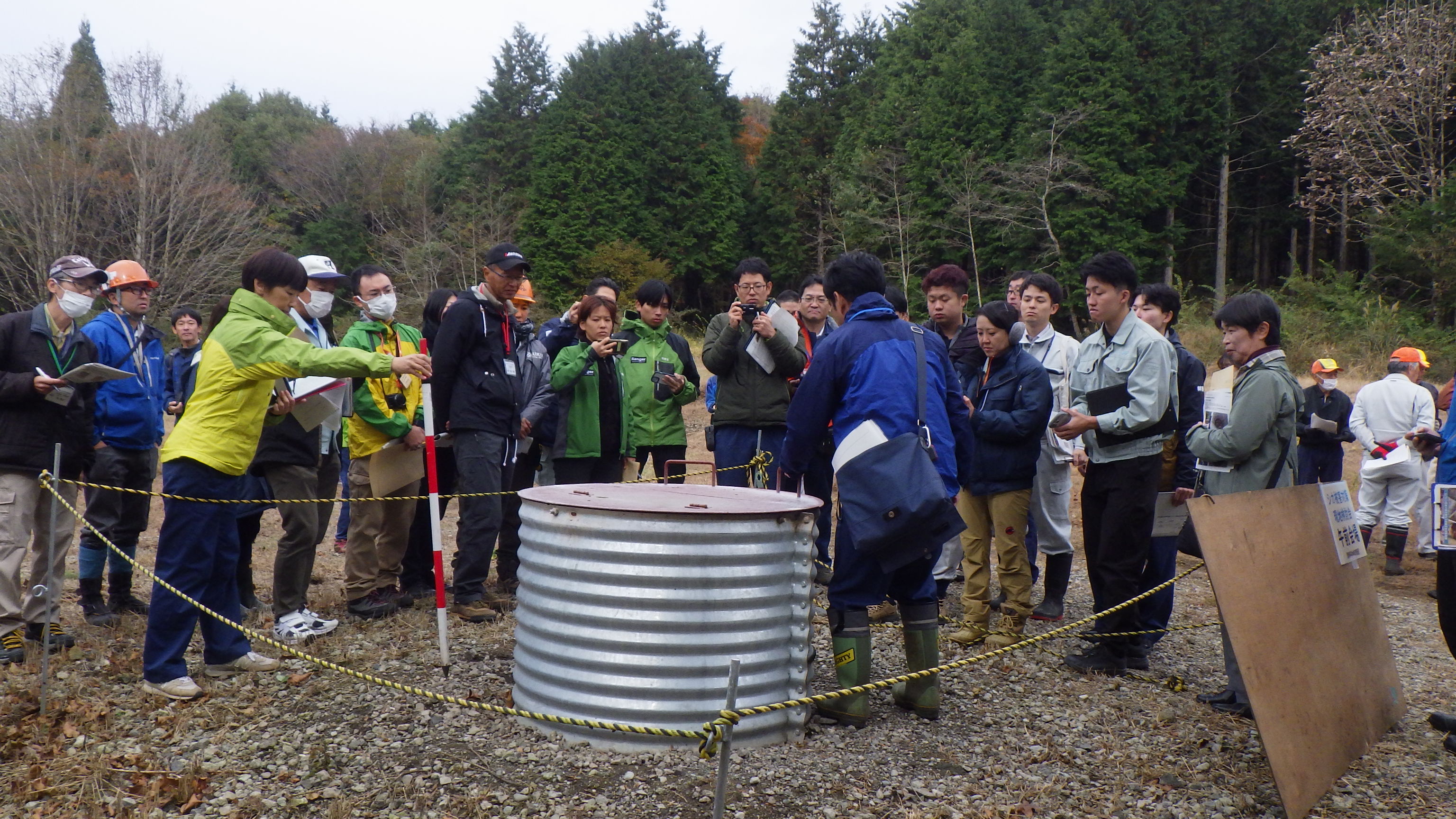 捕獲個体残渣減容化処理容器の説明