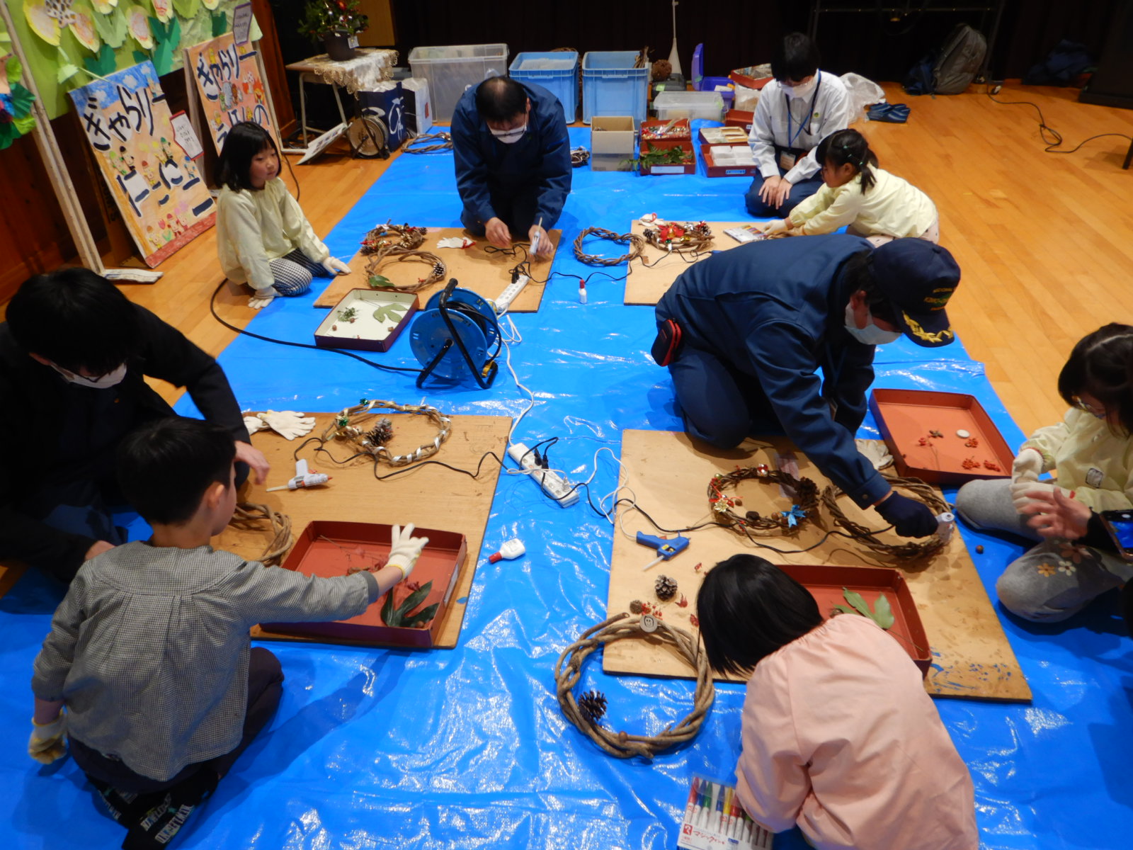 森の素材を使ってリースづくり