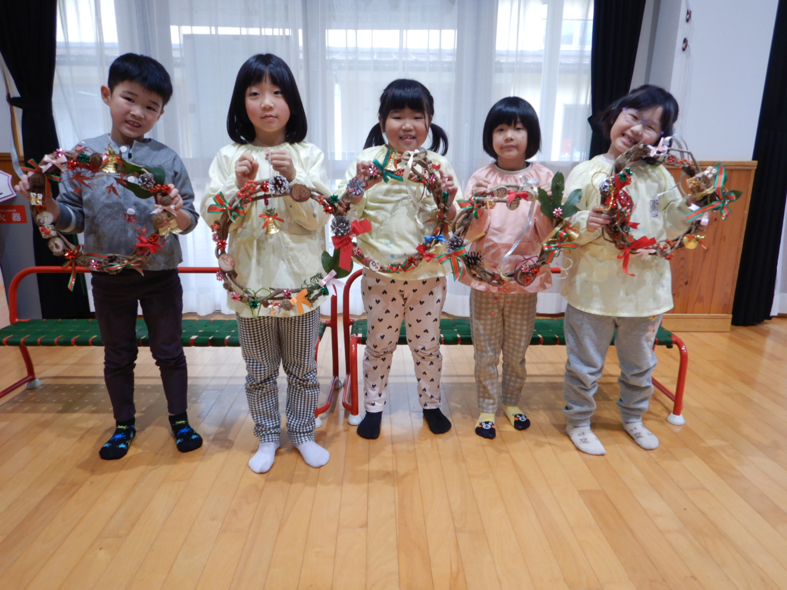 完成したクリスマスリース