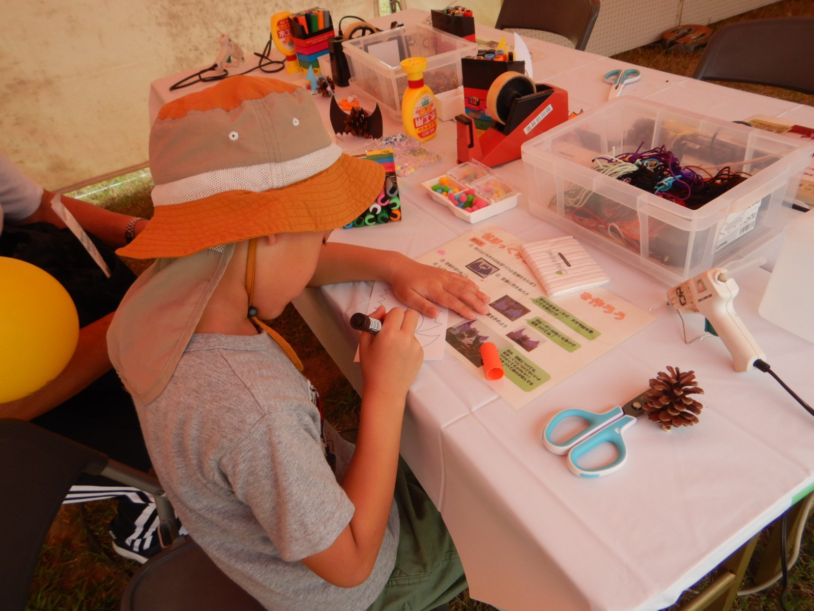 オーナメント作りのようす1