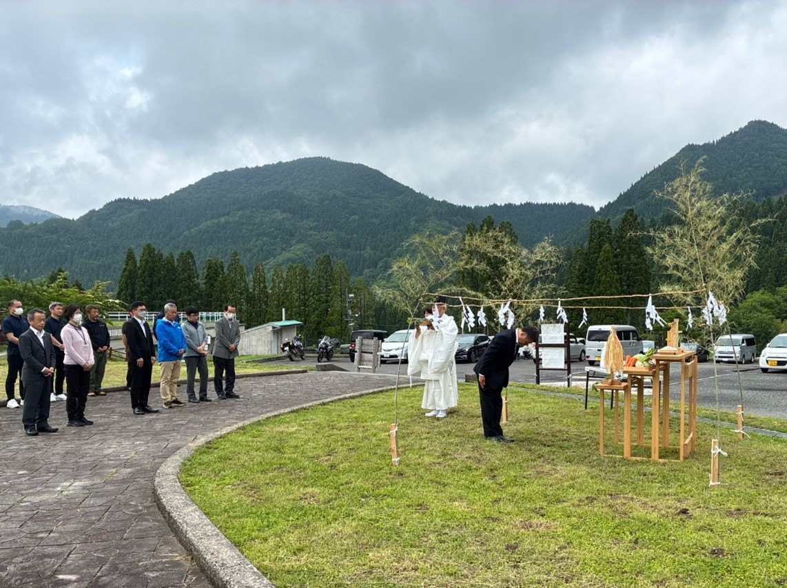 わかさ氷ノ山夏山開きイベントに参加し署長も登山者の安全を祈願