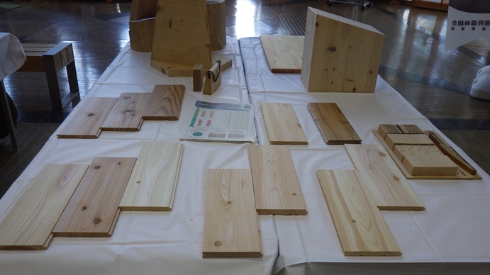 大阪府内産材の展示