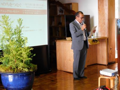 挨拶する野邊署長