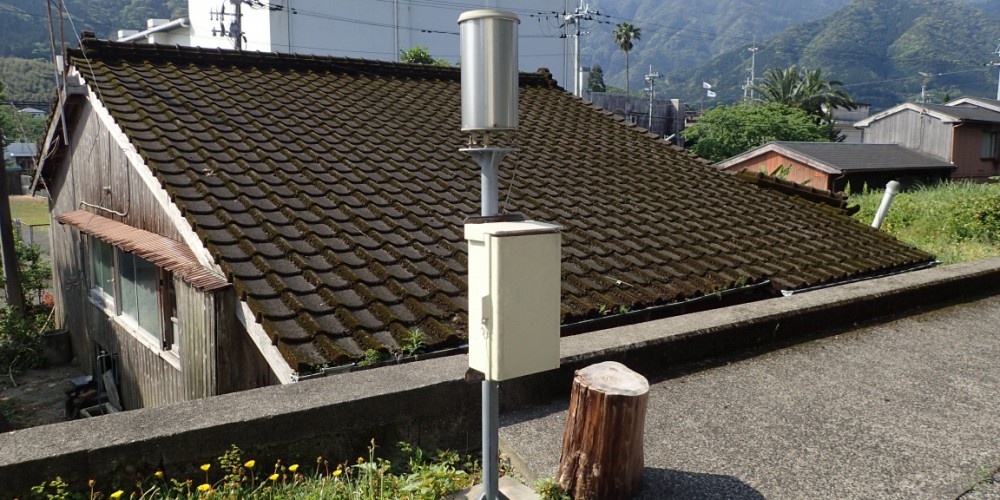 屋久島森林生態系保全センターに設置の雨量計