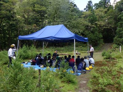 小杉谷小・中学校跡での講義