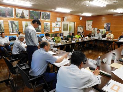 挨拶する森本屋久島署長