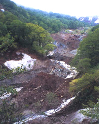 月山山麓の渓流の荒廃状況