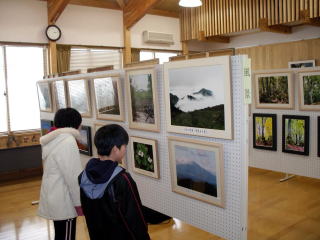 写真展示の様子1